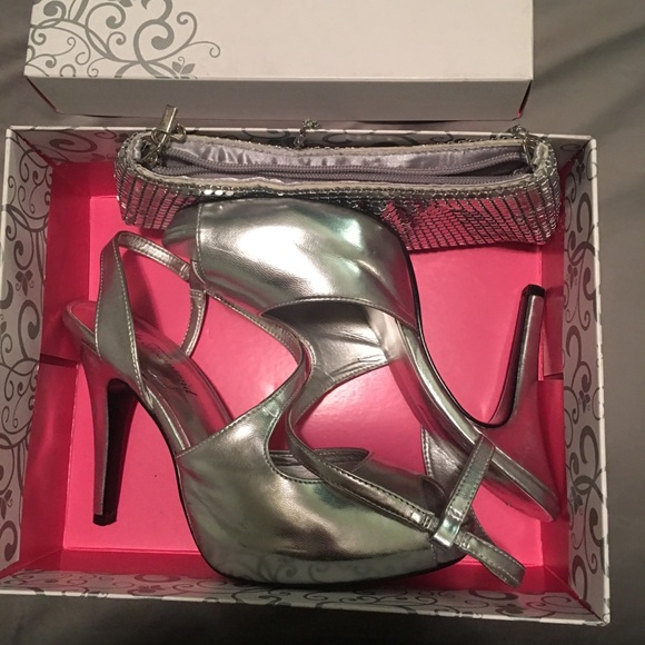 Lulu Townsend silver peep toe heel - Picture 1 of 6